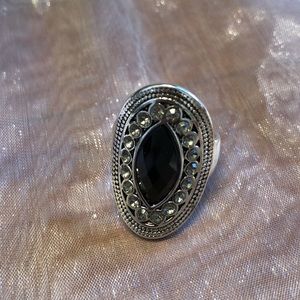 New beautiful oval ring